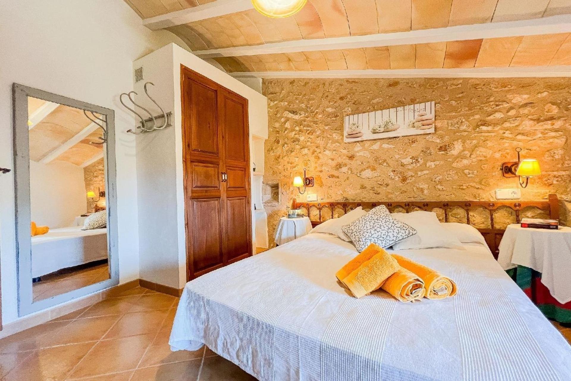 Ferienhaus Mit Privatpool Fuer 6 Personen Ca 100 M In S'horta, Balearen Mallorca *